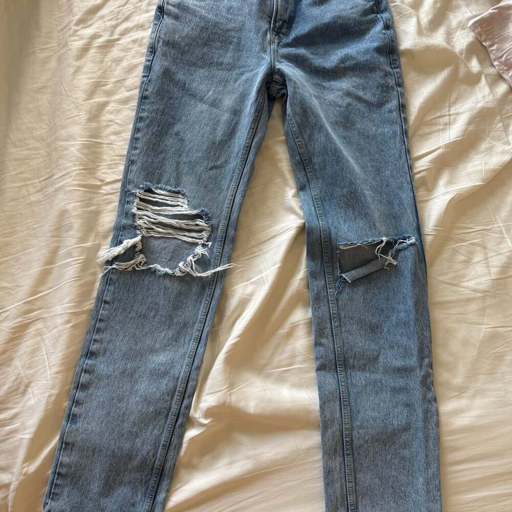 Good American loose fit mom jeans